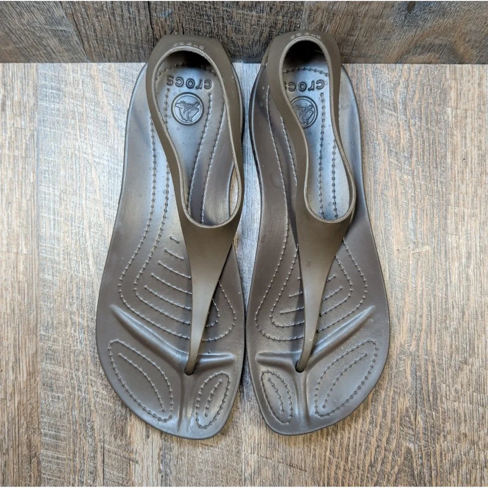 Crocs Serena Sexi Espresso Brown T-strap Thong Sandals Women's Size 9 Casual